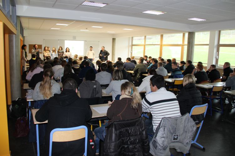 Lycee salle pleine